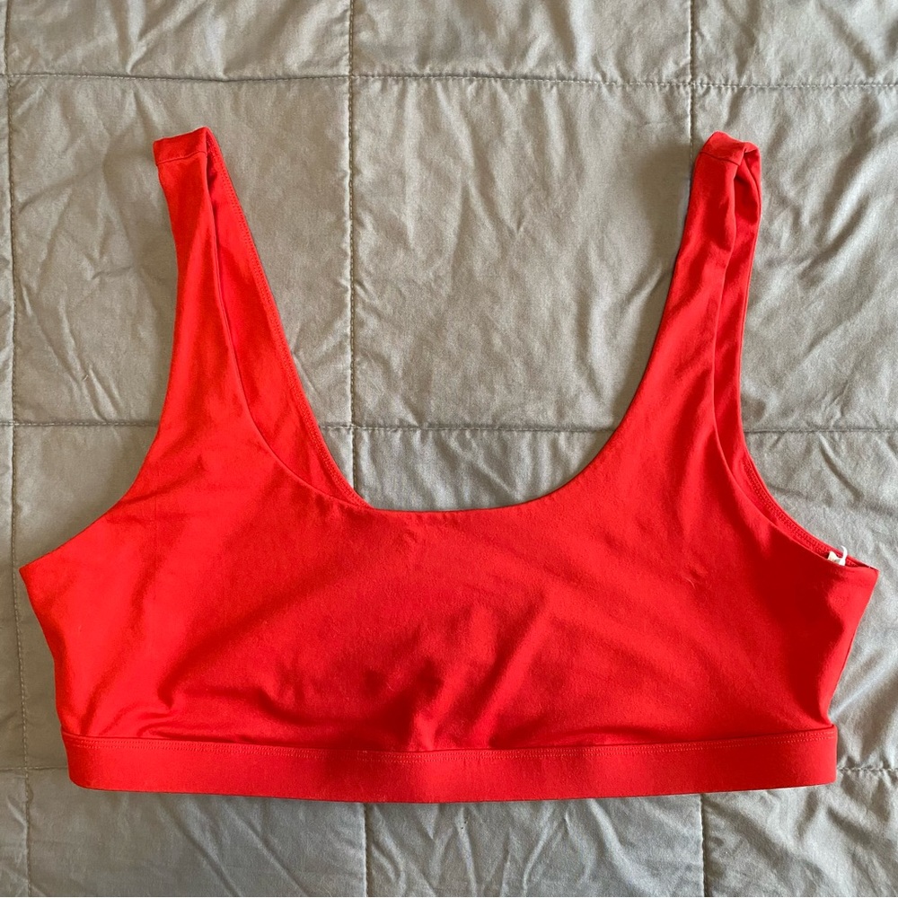 Fabletics 3X Women’s Red Sports Bra EUC Activewear Sporty Athletic Athleisure - Picture 3 of 9